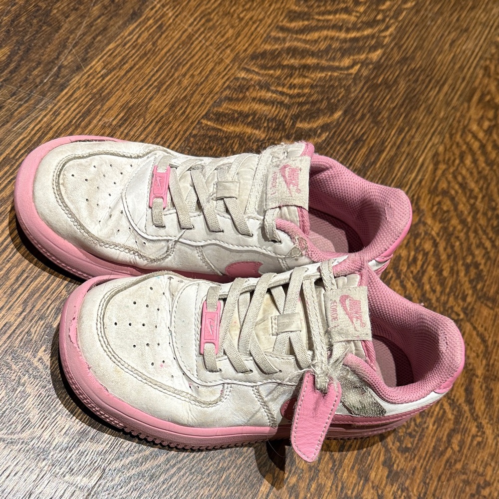 Nike Kids Sneakers in Pink and Cream
